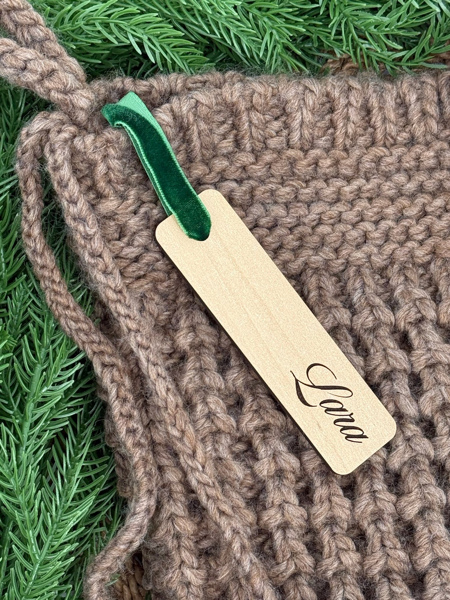 Classic Holiday Tag with Ribbon